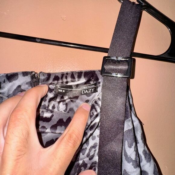 DAZY Women's Black Grey Cheetah Print Velour Shift Dress - Picture 2 of 9